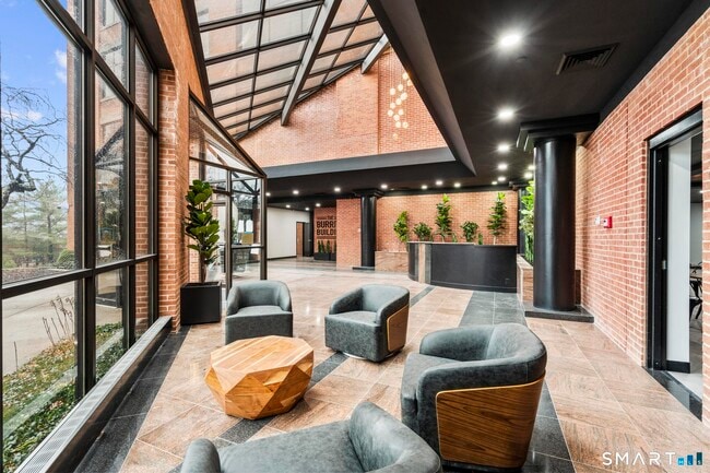 Building Photo - 480 Myrtle St