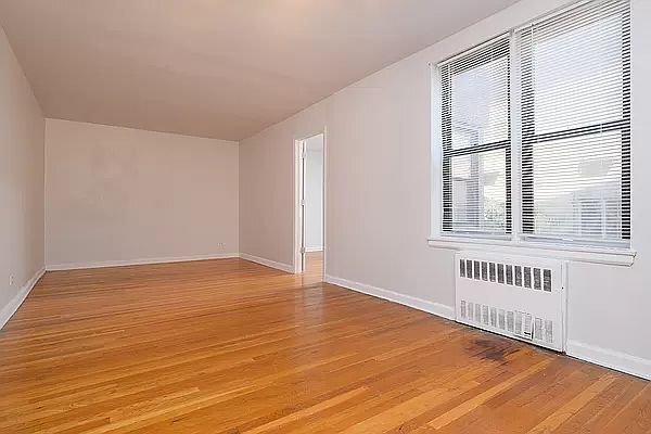 Building Photo - 2244 Bronx Pk E