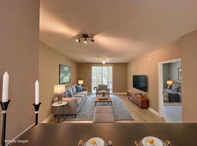 Building Photo - 630 S Sapodilla Ave
