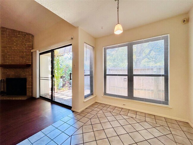 Building Photo - 3801 Menchaca Rd