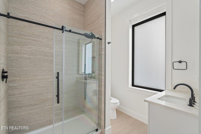 Building Photo - 7826 S Northshore Dr