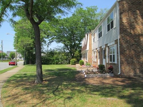 Building Photo - 1127 Chisholm Cir