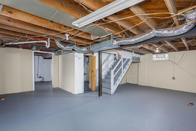 Building Photo - 20209 Revere St