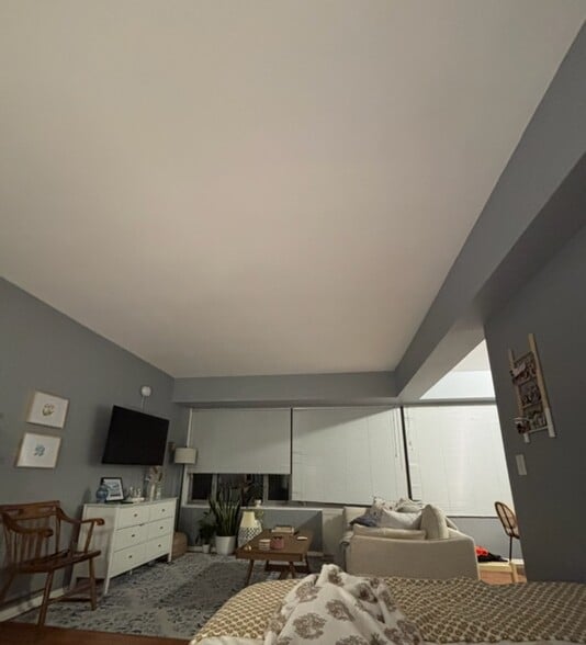 LR - 1711 Massachusetts Ave NW