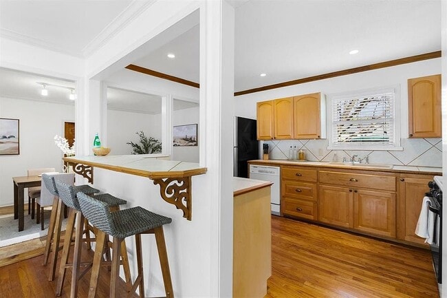 Building Photo - 5101 Balcones Dr