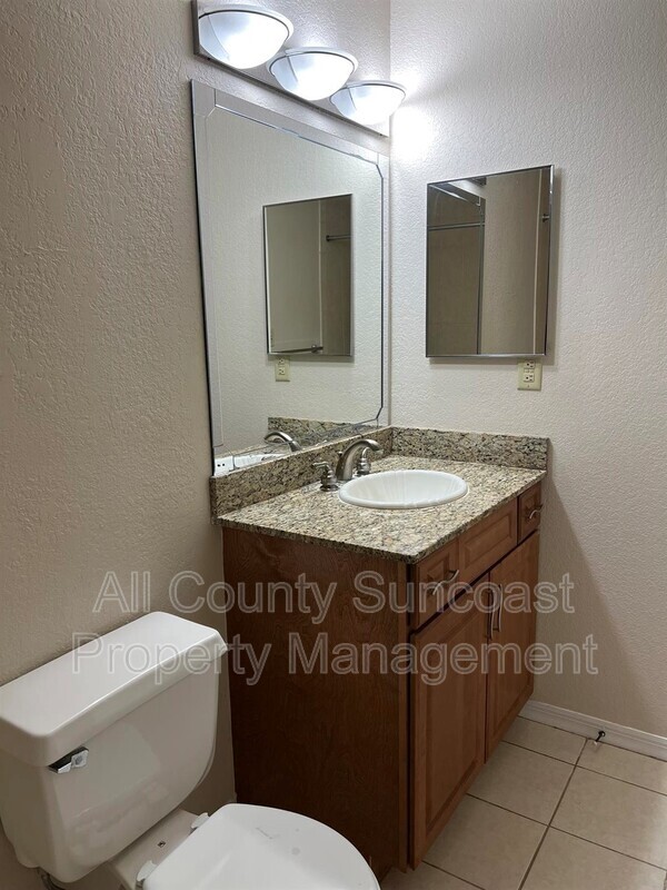 Building Photo - 10263 Gandy Blvd N