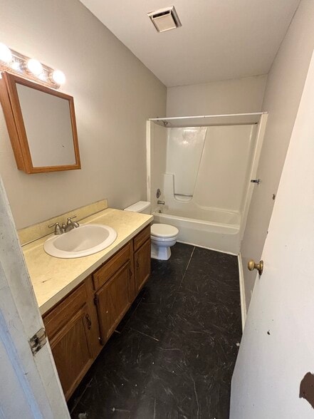 Building Photo - 908 Vincent Ct
