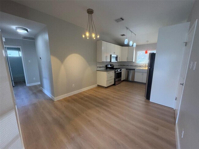 Building Photo - 1207 Shaun Dr