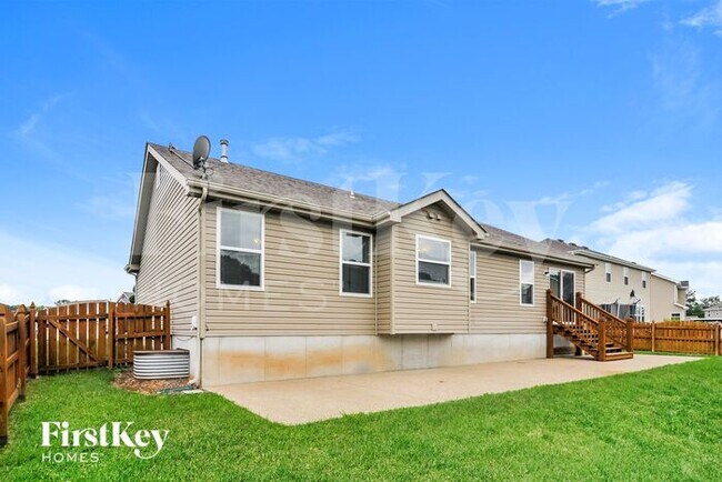 Building Photo - 1720 Woods Mill Dr