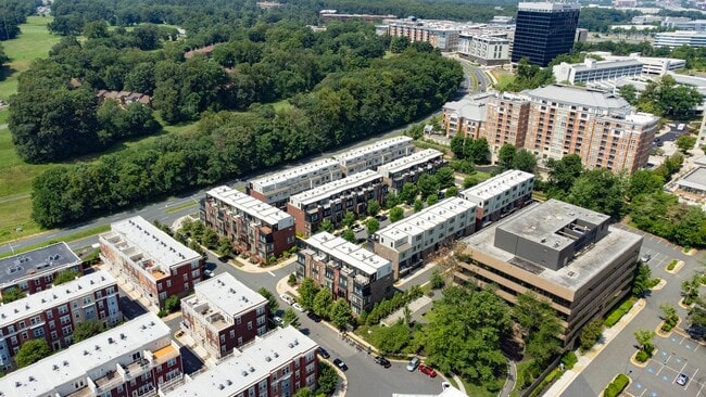 Building Photo - Luxury Reston Rental