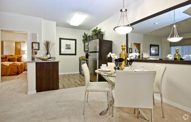 Dining Room - The Edge at Traverse Point