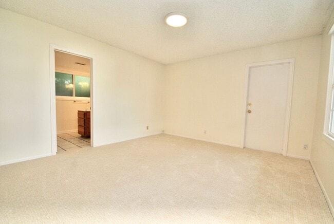 Building Photo - Charming Four Bedroom Rossmoor Home