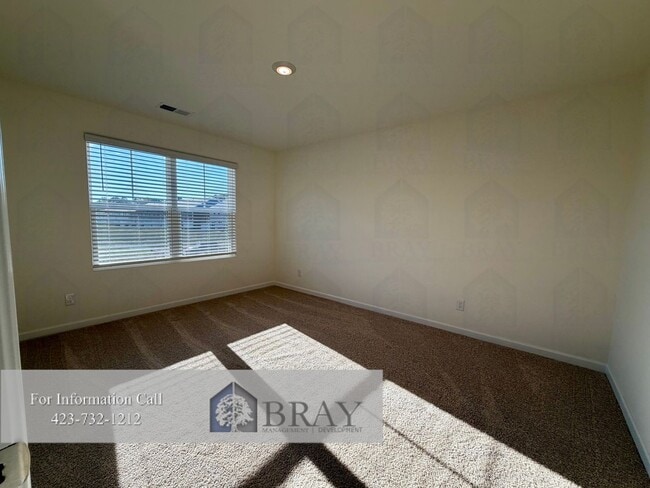 Building Photo - New 3BR Townhome in Saylor’s Place – Moder...