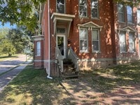Building Photo - 301 S 13th St