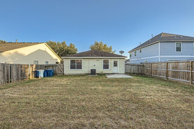 Building Photo - 6602 Fairbrook Park Ln