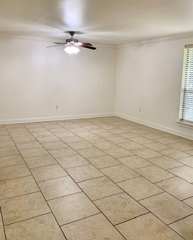 Building Photo - 2BD/2BA Condo for Lease on Park Blvd. Clos...