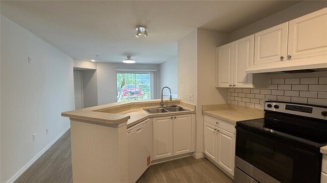 Building Photo - 850 S Tamiami Trl