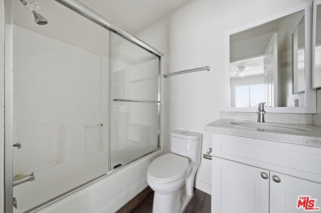 Building Photo - 6616 Sylmar Ave