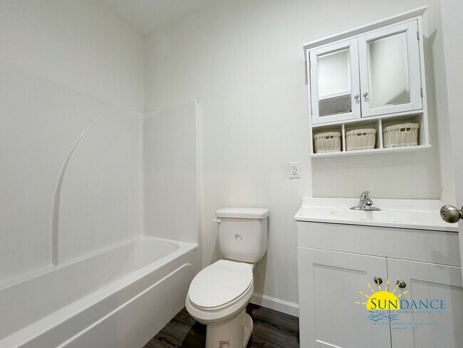 Building Photo - Charming & Centrally Located Duplex 2BR in Fort Walton Beach!