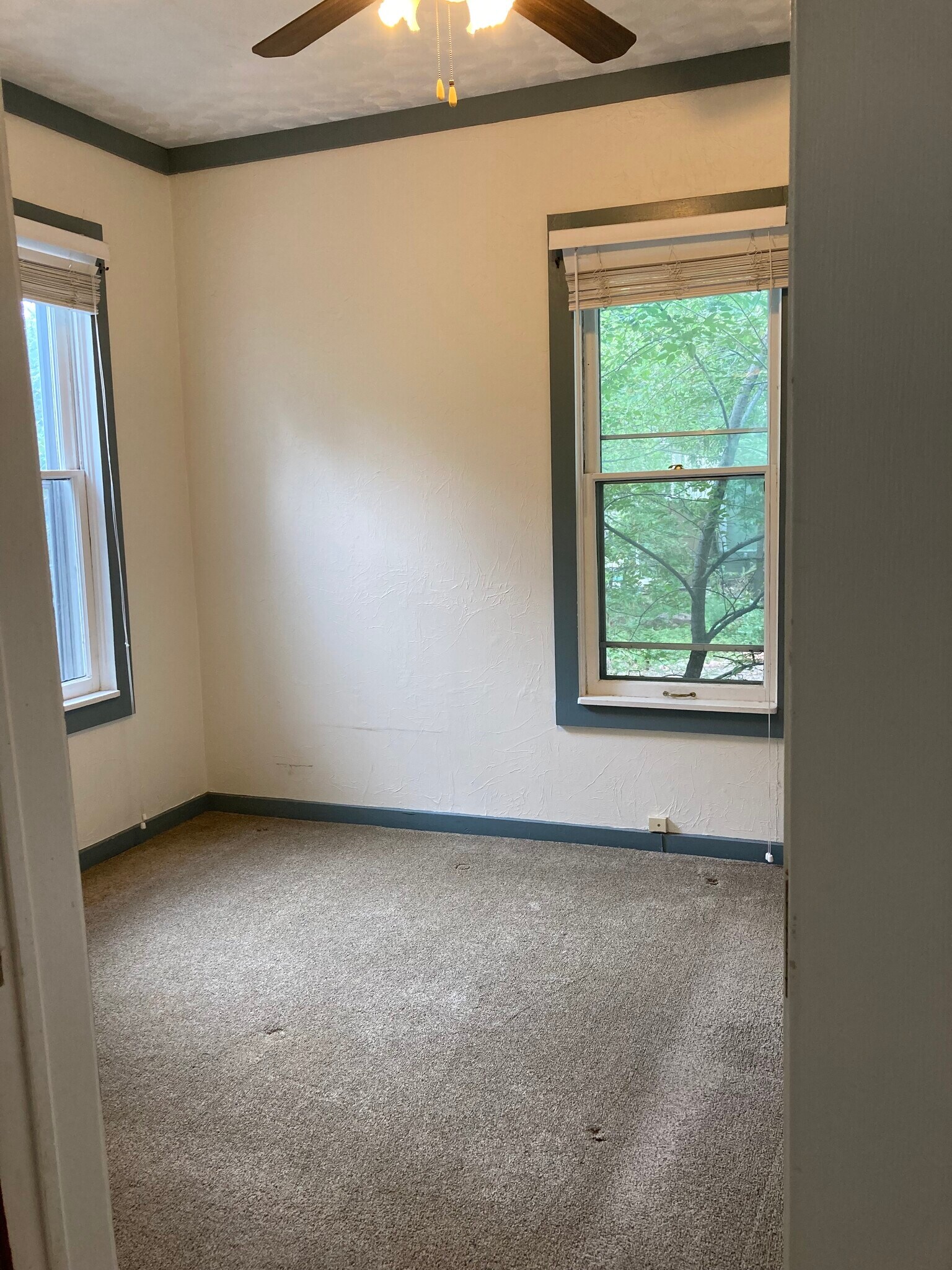 Master bedroom - 120 N Chestnut St