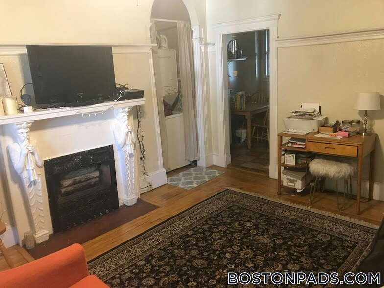 Building Photo - 45 Gordon St