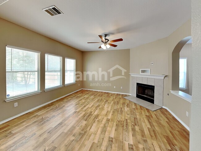 Building Photo - 149 Ashwood N