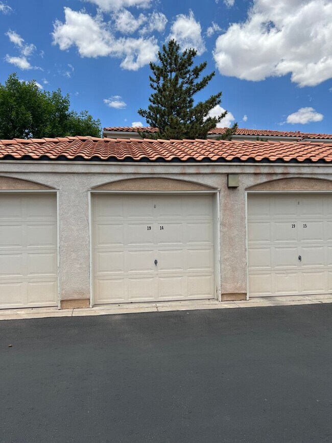 Building Photo - Rancho Mirage CONDO 1 Bedroom 1 Bath  1/CG