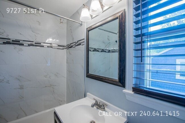 Building Photo - 9727 51st Pl