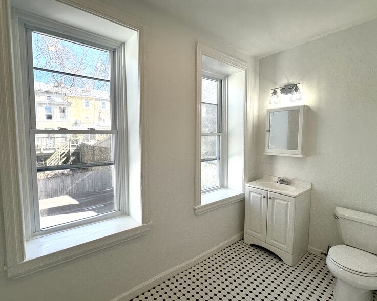 master ensuite bathroom - 4331 Main St