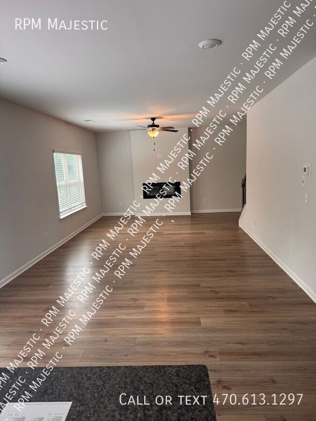 Building Photo - 925 Lakehaven Ln