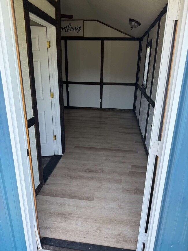 Building Photo - Charming 1-Bedroom Home with Modern Amenities in Marshall, TX!