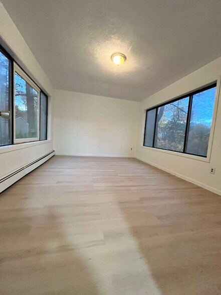 Building Photo - 14 Silver Trl