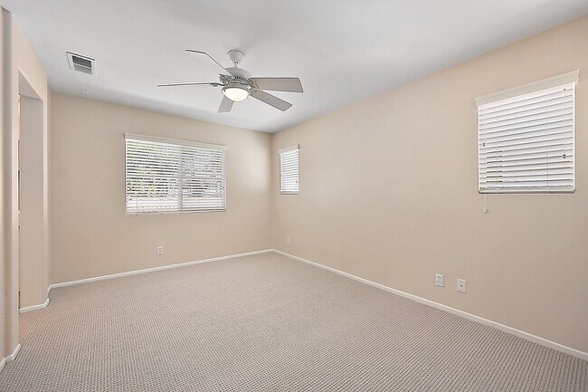 Building Photo - 2 Master Suites - 2 car garage - Townhome