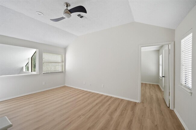 Building Photo - 5 Berrypick Ln