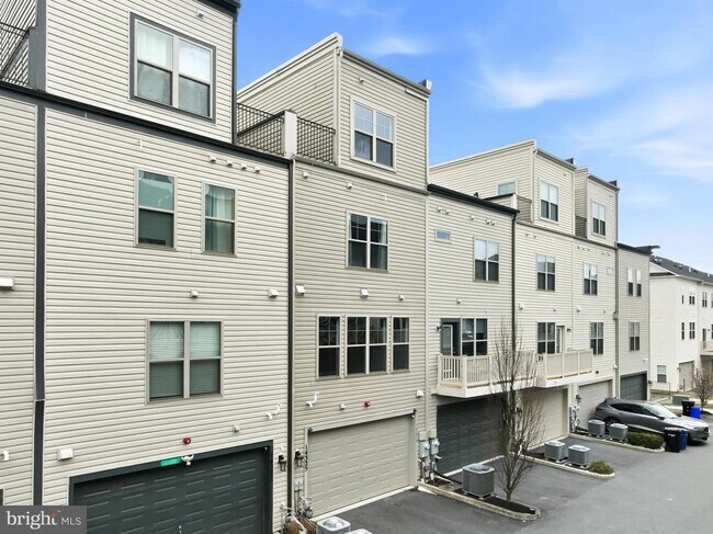 Building Photo - 14325 Potomac Heights Ln