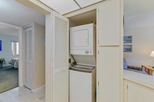 Building Photo - 1605 S US Hwy 1