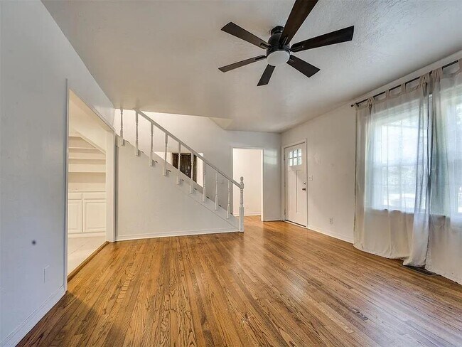 Building Photo - 1017 McFarland St