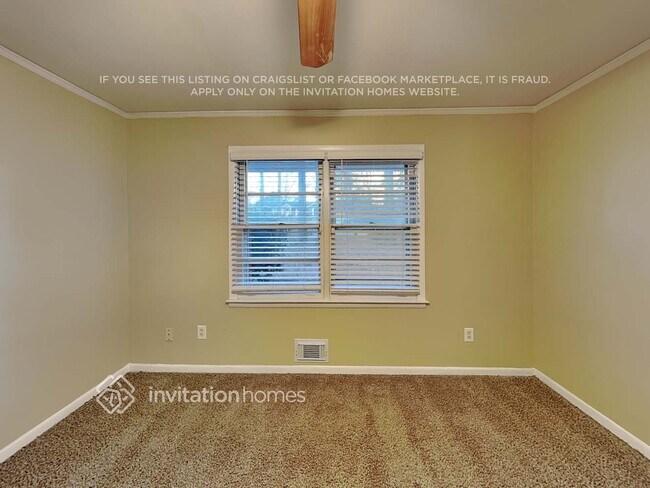 Building Photo - 686 Rollingwood Pl