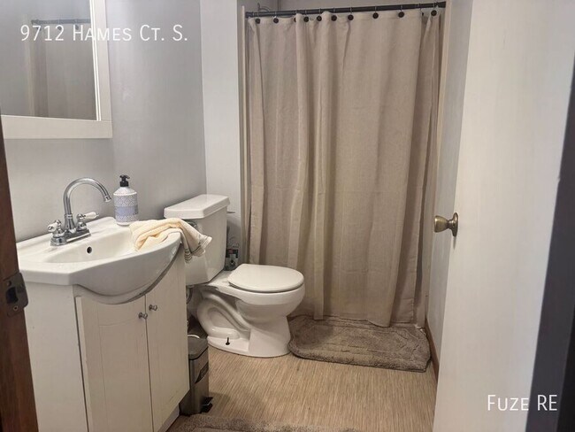 Building Photo - 9712 Hames Ct S