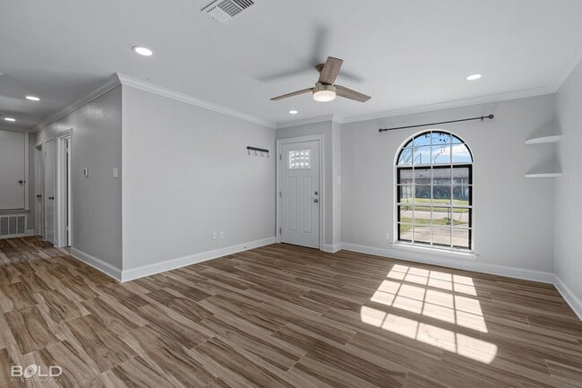 Building Photo - 1419 Teekell St