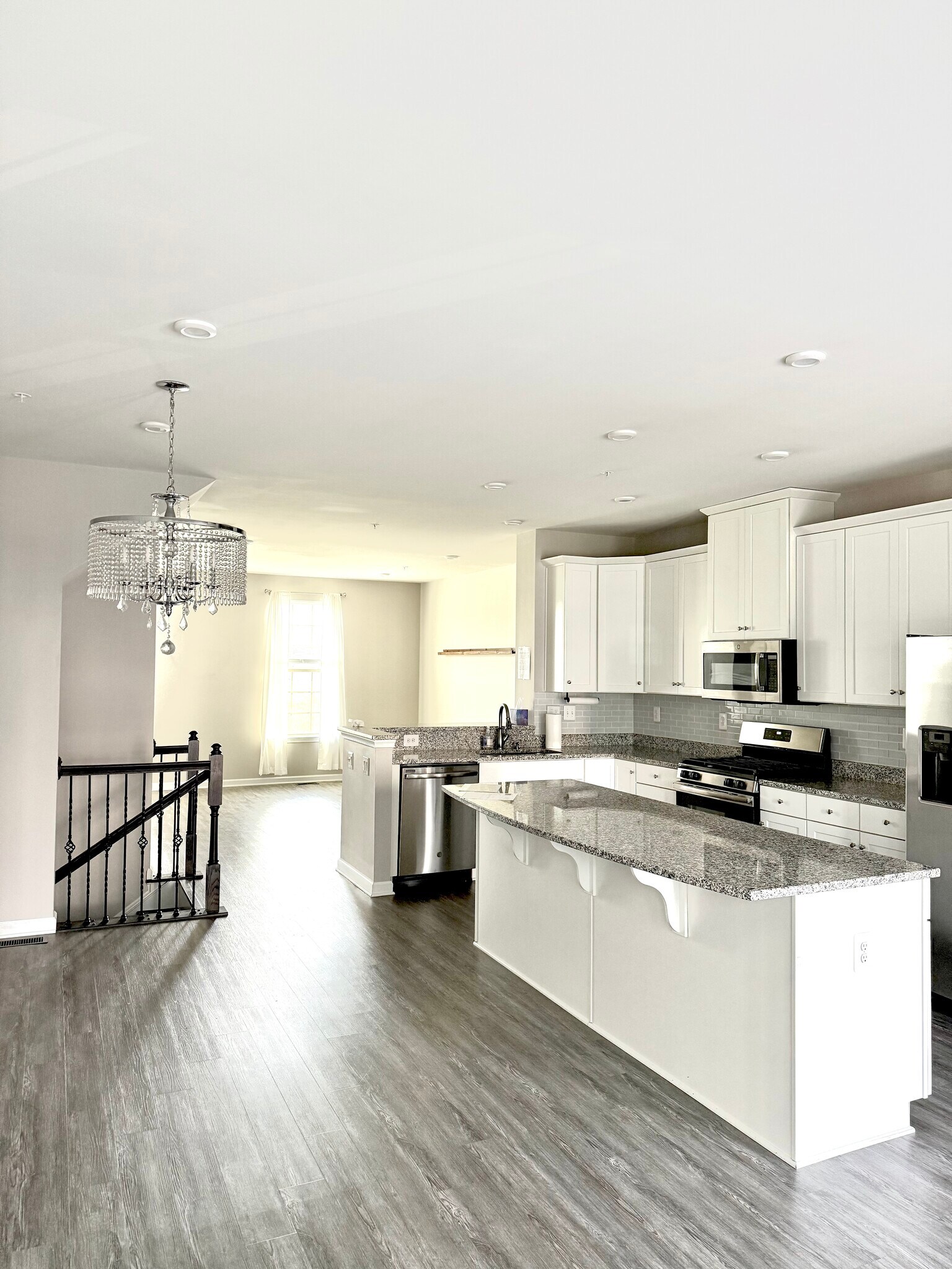Kitchen/Dining Room - 5907 Duvel St