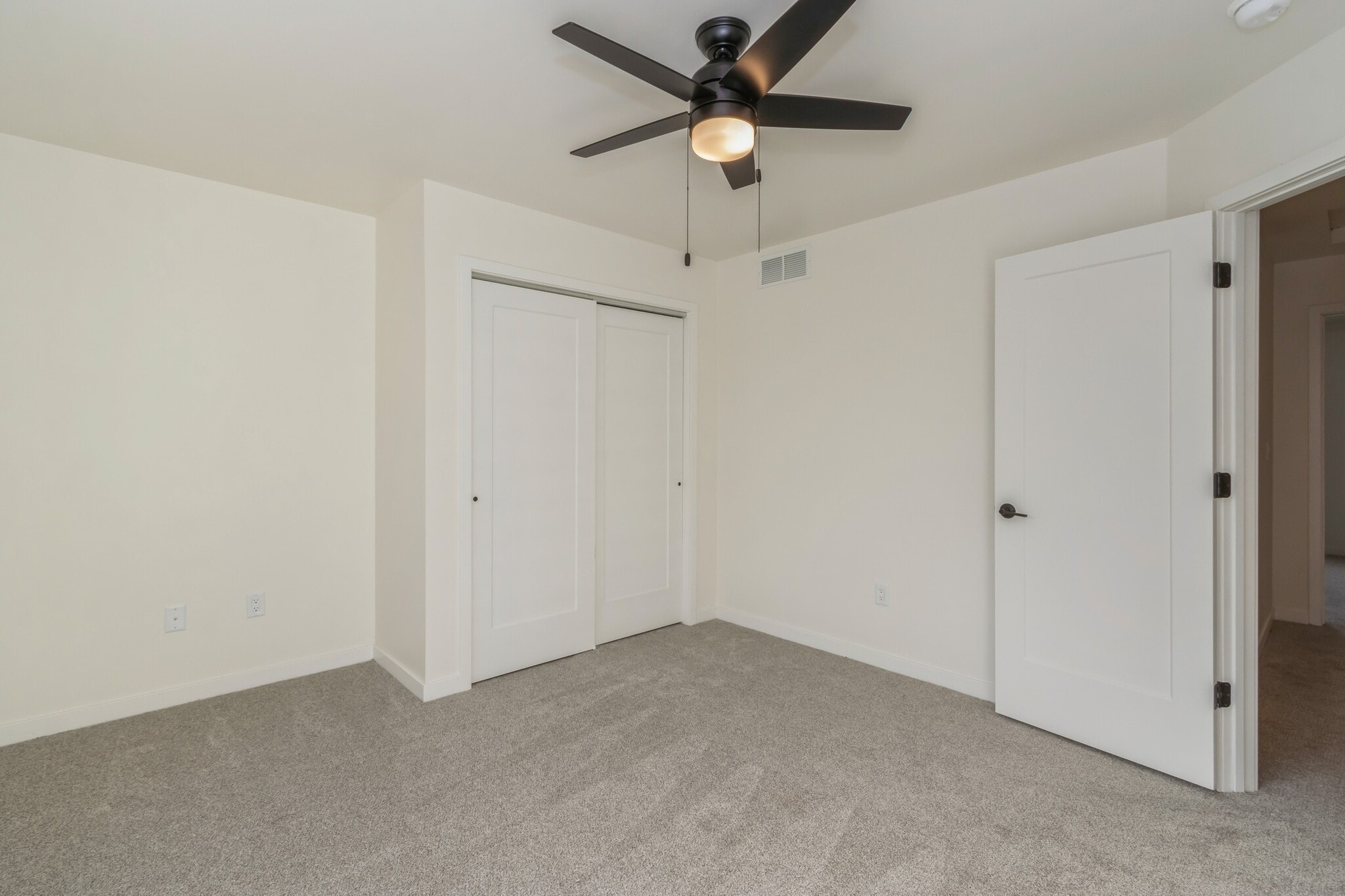 Building Photo - 421 C Ave NW