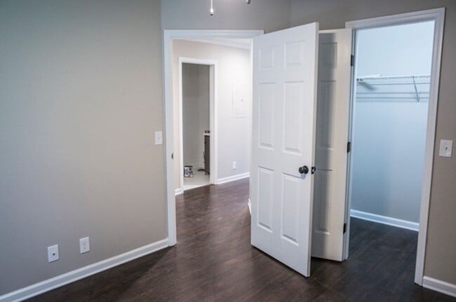 Building Photo - Beautifully Renovated 3BR House in Berry Hill!