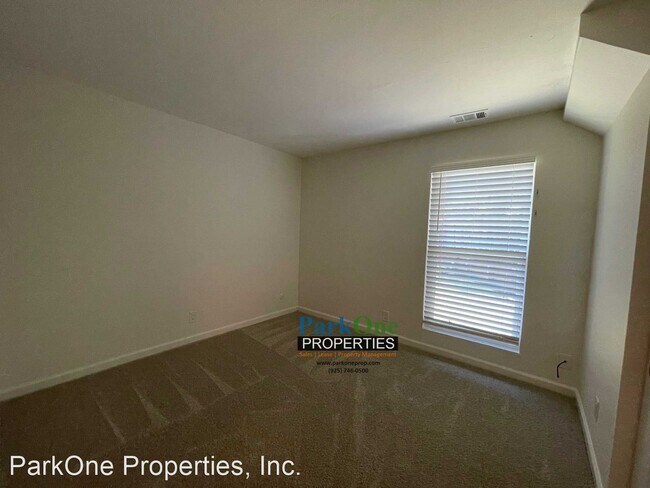 Building Photo - 3 br, 2.5 bath House - 200 Barnett Ter