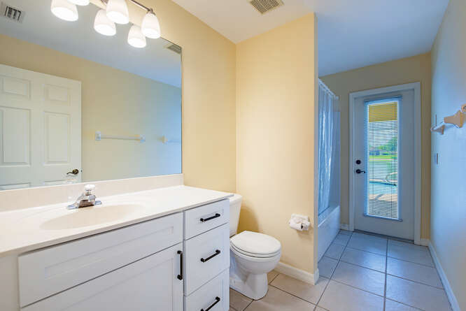 Building Photo - 2271 Grove Dr