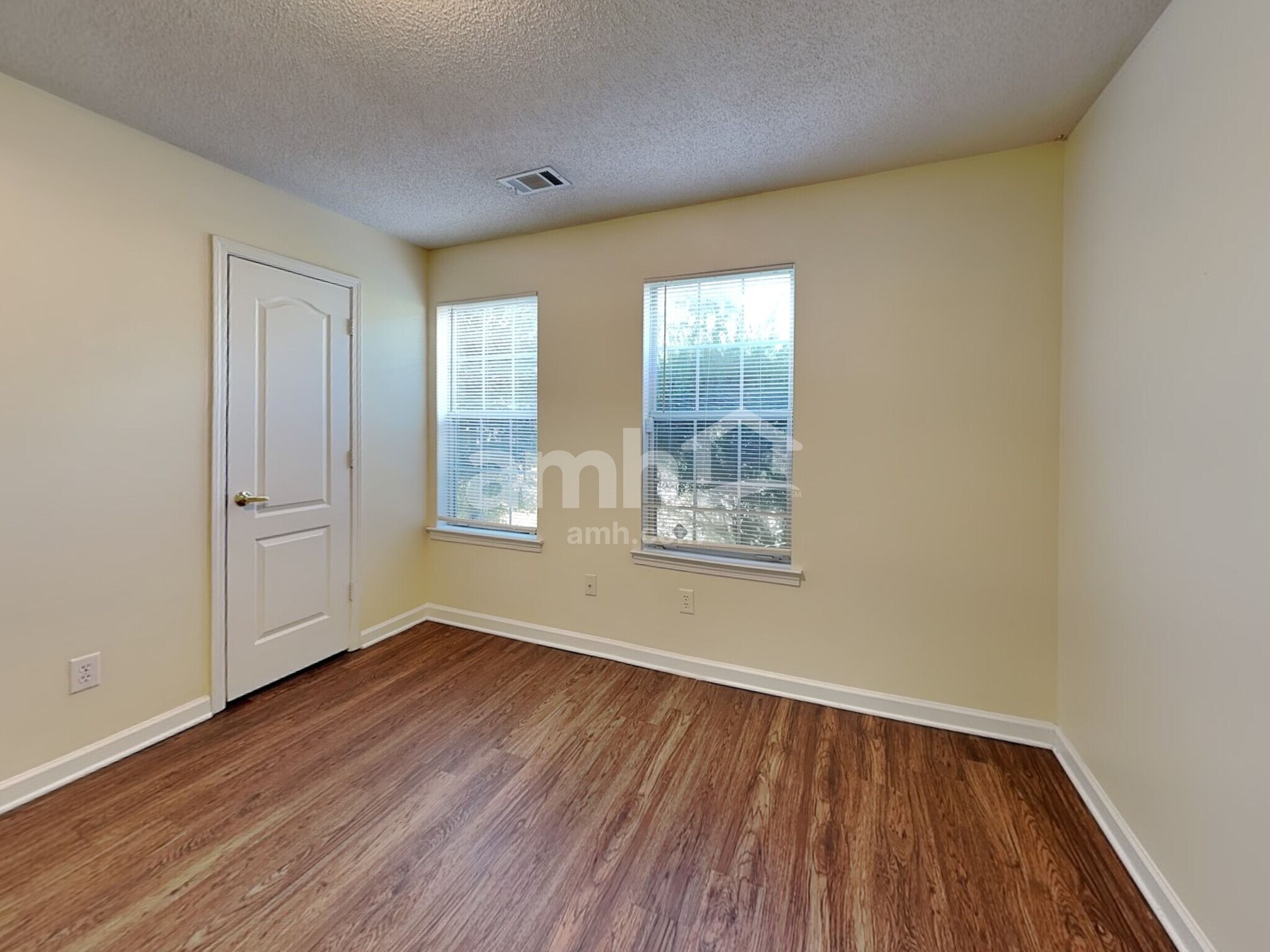 Building Photo - 241 Fairbrook Ln