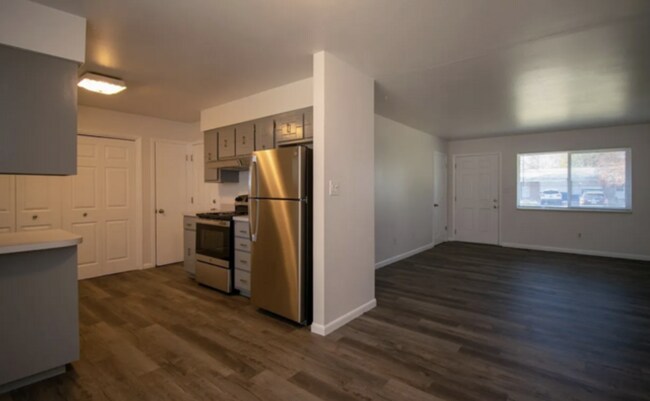 Building Photo - Charming 2-Bed Home with Oversized Backyar...