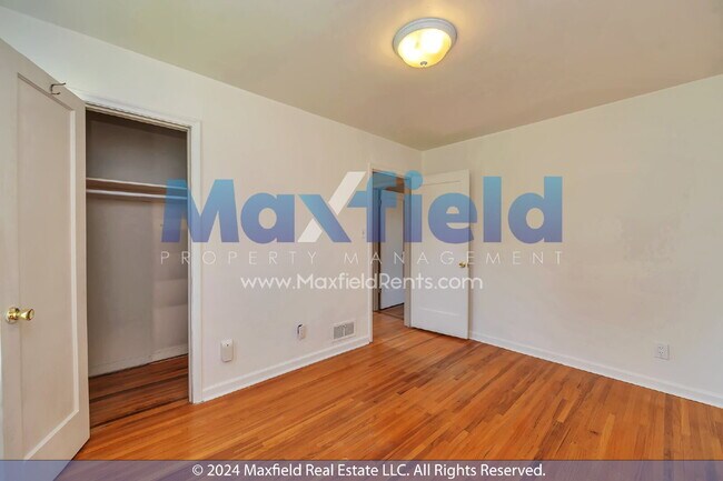 Building Photo - SUGAR HOUSE - 3 BD 1 BA Pet Friendly