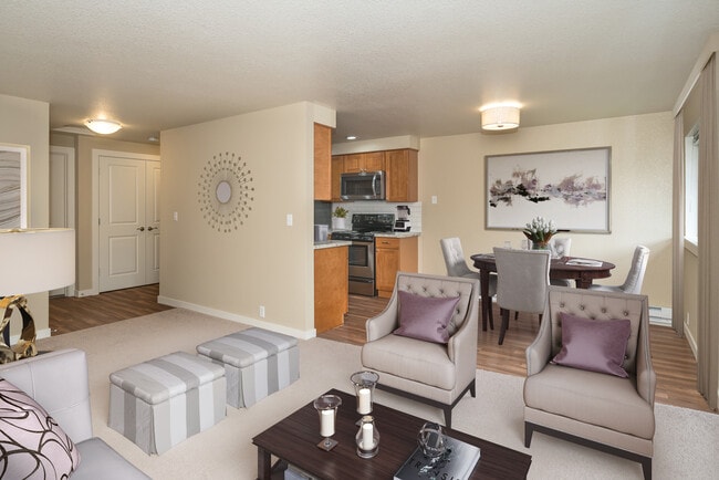Building Photo - Del Mar Village Apartments