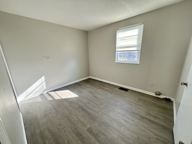 Building Photo - 1609 Ray St NE